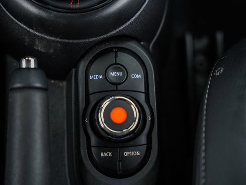 Used 2019 MINI Cooper S image 25