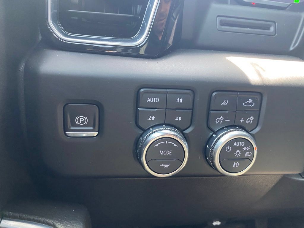 Used 2022 GMC Sierra 1500 Denali AWD/4WD image 26