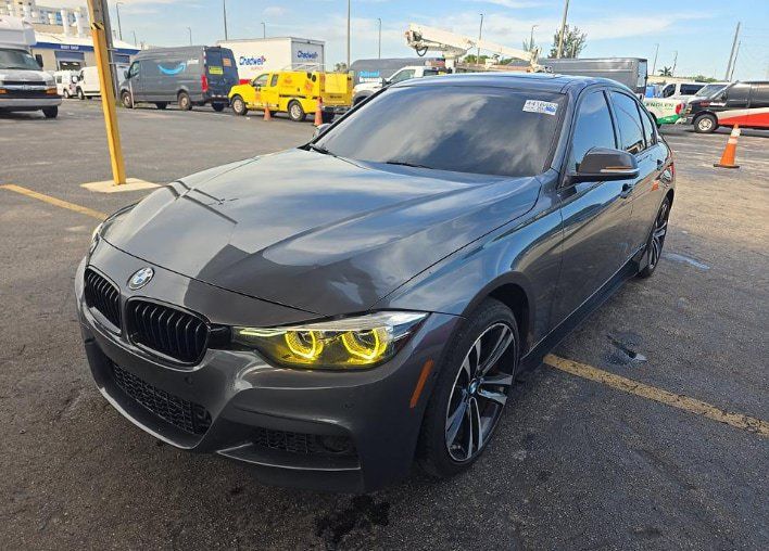 Used 2018 BMW 330i Sedan w/ Premium Package RWD image 1