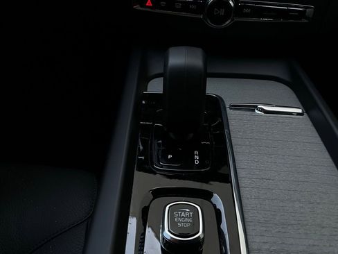 Used 2025 Volvo XC60 B5 Plus w/ Protection Package Premier image 27