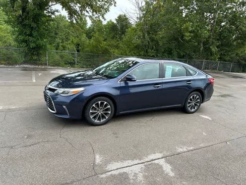 Used 2016 Toyota Avalon XLE Premium FWD image 9