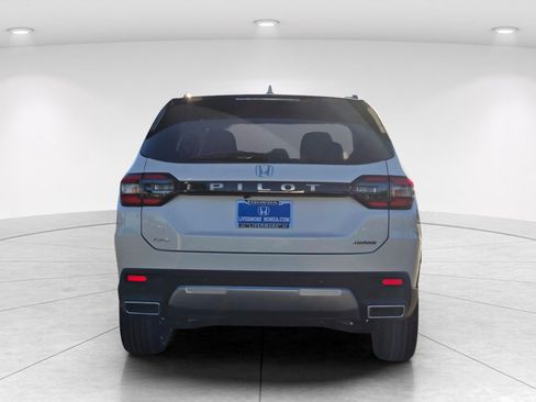 New 2026 Honda Pilot Touring image 5