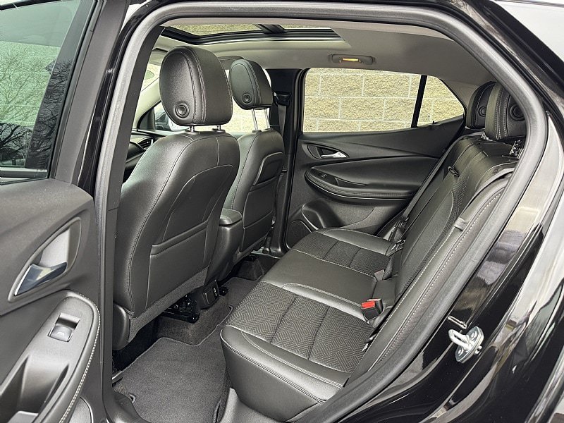 Used 2023 Buick Encore GX Essence w/ Experience Buick Package FWD image 19