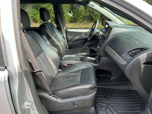 Used 2019 Dodge Grand Caravan GT image 9
