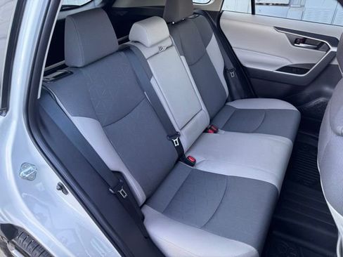 Used 2024 Toyota RAV4 XLE image 40