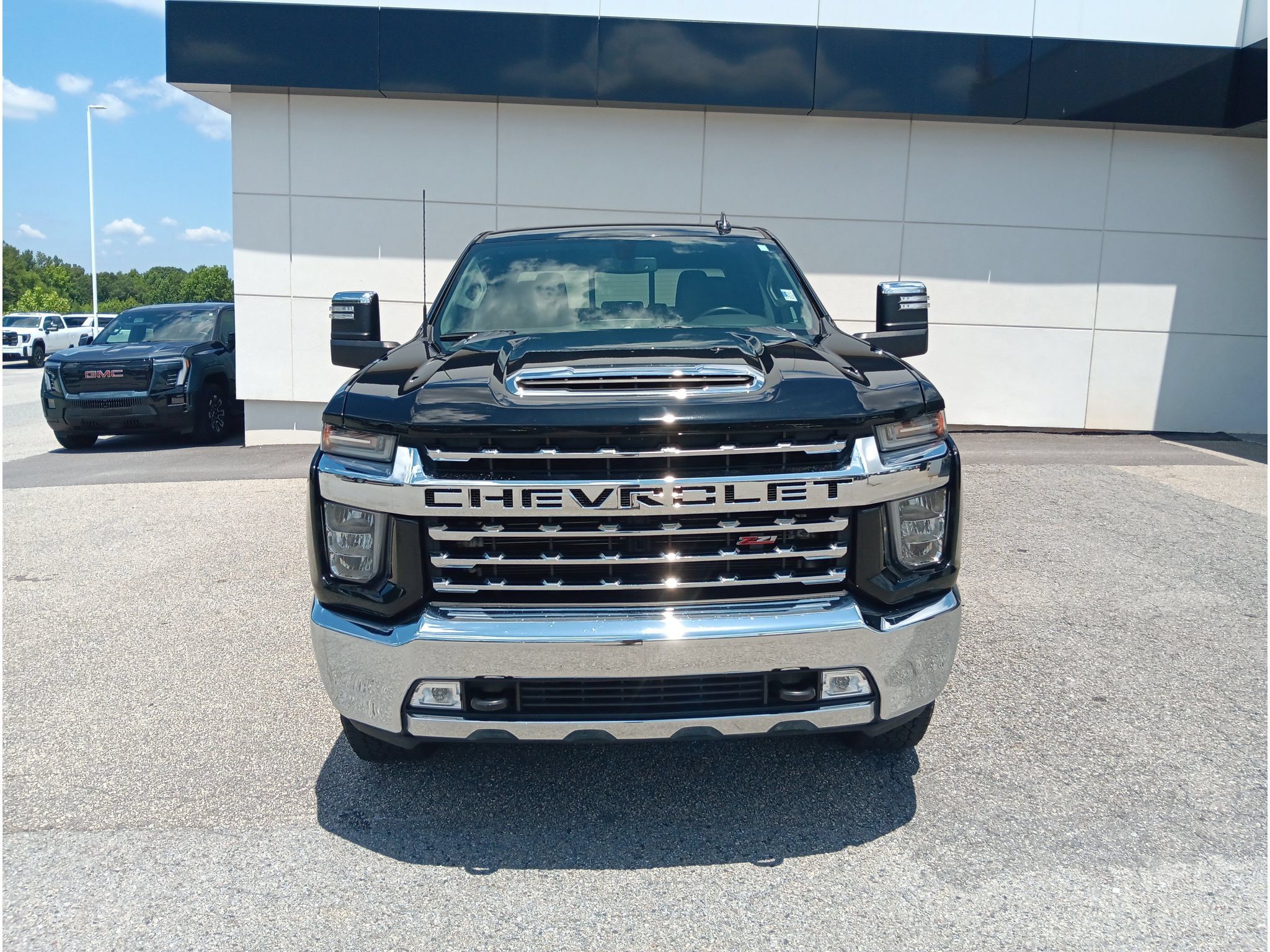 Used 2023 Chevrolet Silverado 2500 LTZ w/ LTZ Convenience Package AWD/4WD image 11