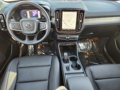 New 2025 Volvo XC40 B5 Core w/ Protection Package Premier