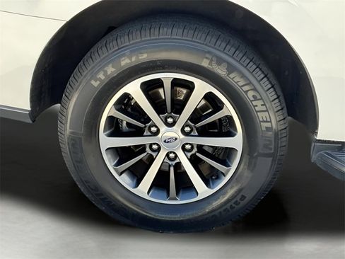 Used 2020 Ford Expedition XLT image 17