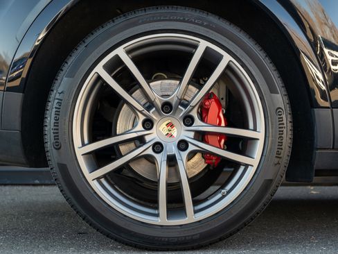 Certified 2022 Porsche Cayenne S Platinum image 14