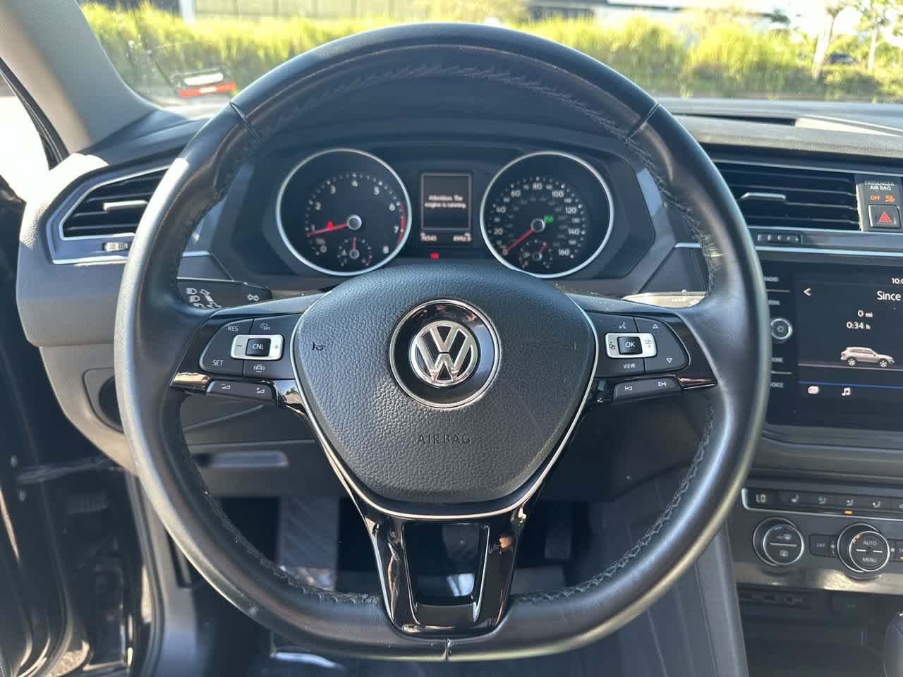 Used 2019 Volkswagen Tiguan SE w/ Panoramic Sunroof Package FWD image 22