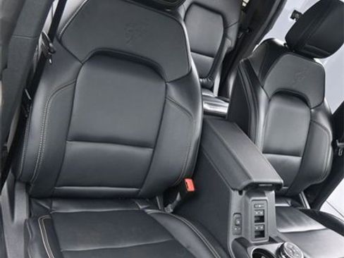 Used 2025 Ford Bronco Badlands image 15