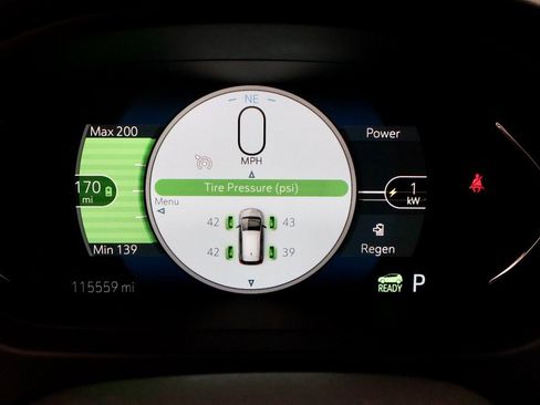 Used 2020 Chevrolet Bolt Premier w/ Infotainment Package image 28