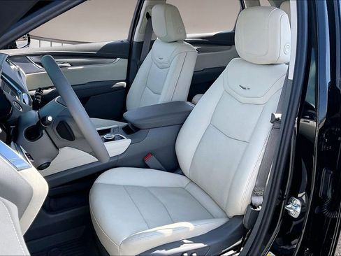 New 2026 Cadillac XT5 Premium Luxury w/ Driver Assist Package FWD image 9