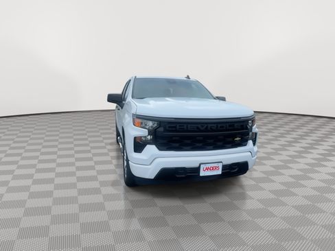 Used 2023 Chevrolet Silverado 1500 Custom image 3