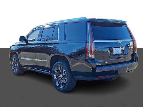 Used 2020 Cadillac Escalade Platinum image 4