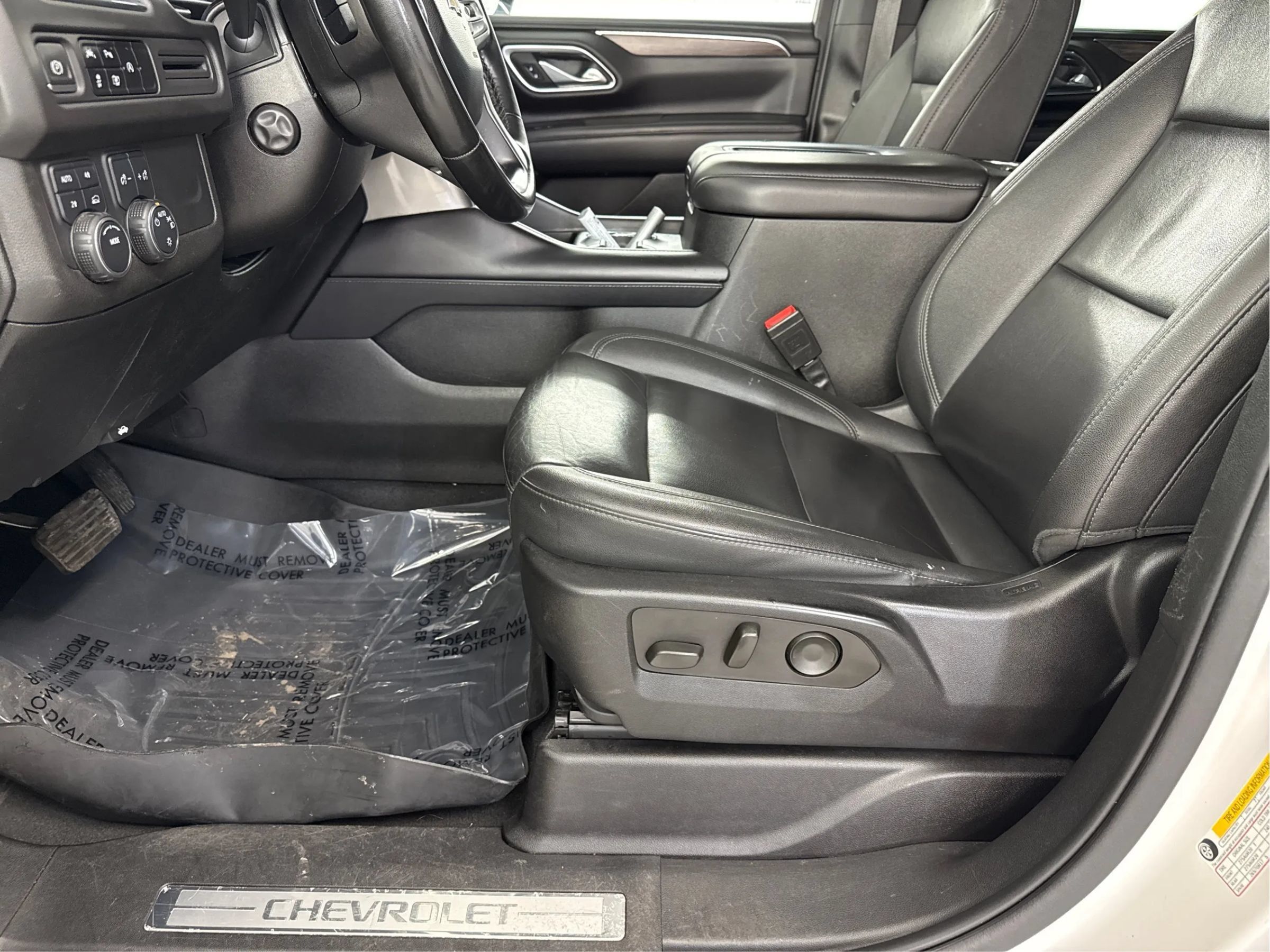 Used 2023 Chevrolet Suburban LT w/ LT Signature Plus Package AWD/4WD image 13