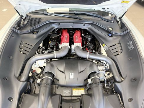 Used 2015 Ferrari California T RWD image 22