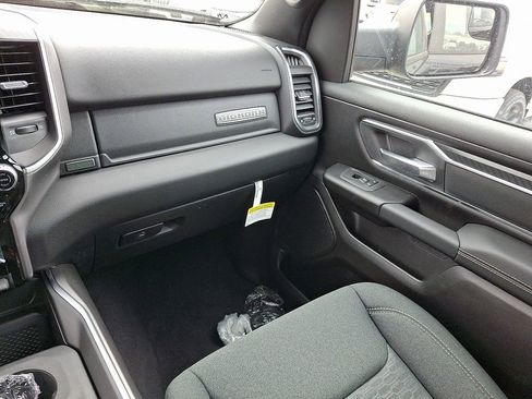 New 2026 RAM 1500 4x4 Crew Cab image 12