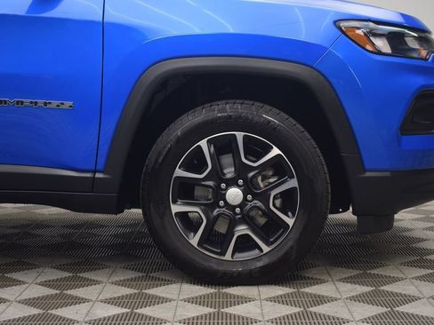 Used 2022 Jeep Compass Latitude AWD/4WD image 29