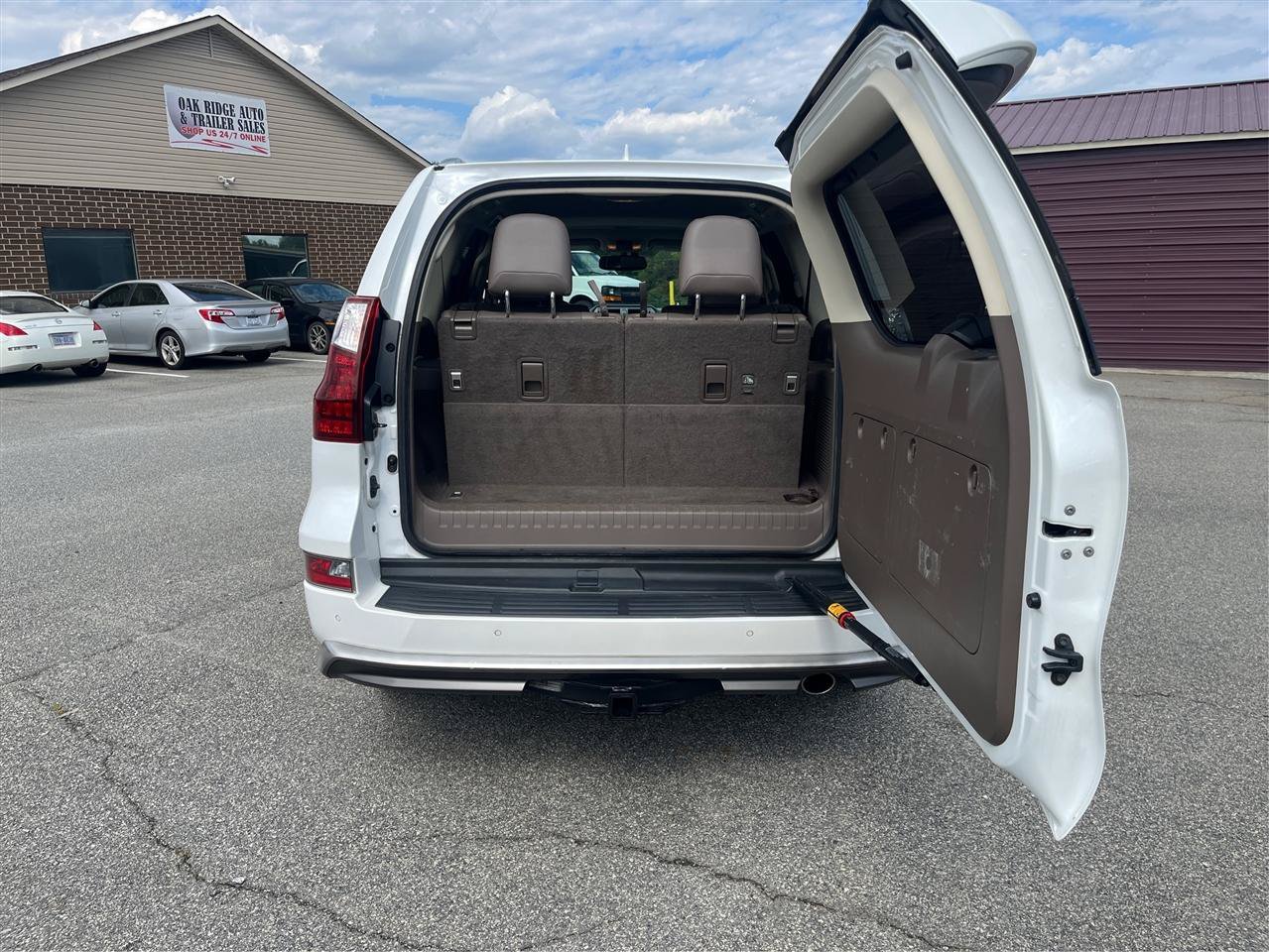 Used 2018 Lexus GX 460 Premium AWD/4WD image 13