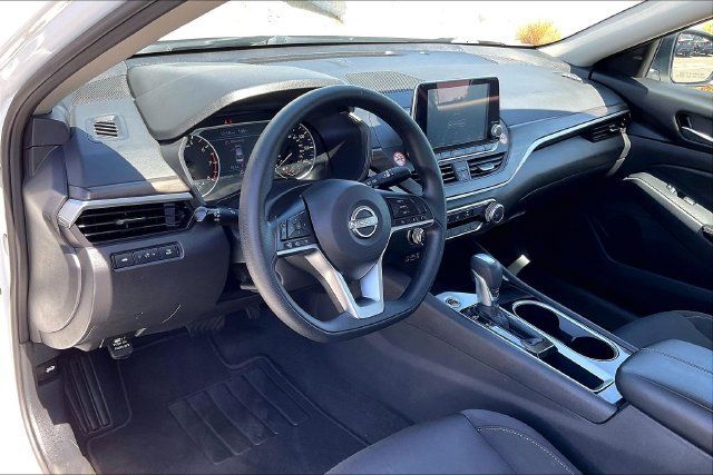 Certified 2024 Nissan Altima 2.5 SV FWD image 14