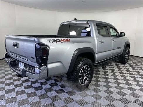 Used 2023 Toyota Tacoma TRD Off-Road image 9