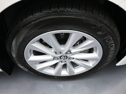 New 2025 Toyota Corolla SE image 13