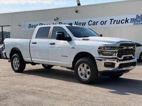 Used 2025 RAM 2500 Big Horn AWD/4WD image 1