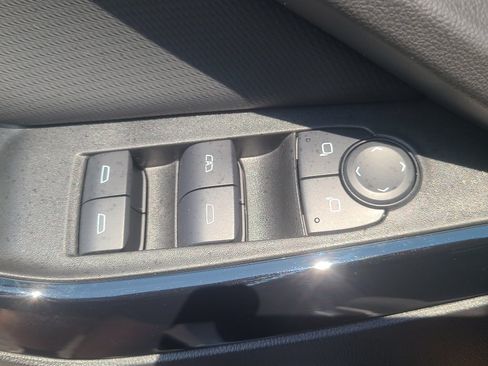 Used 2025 Chevrolet Equinox LT AWD/4WD image 12