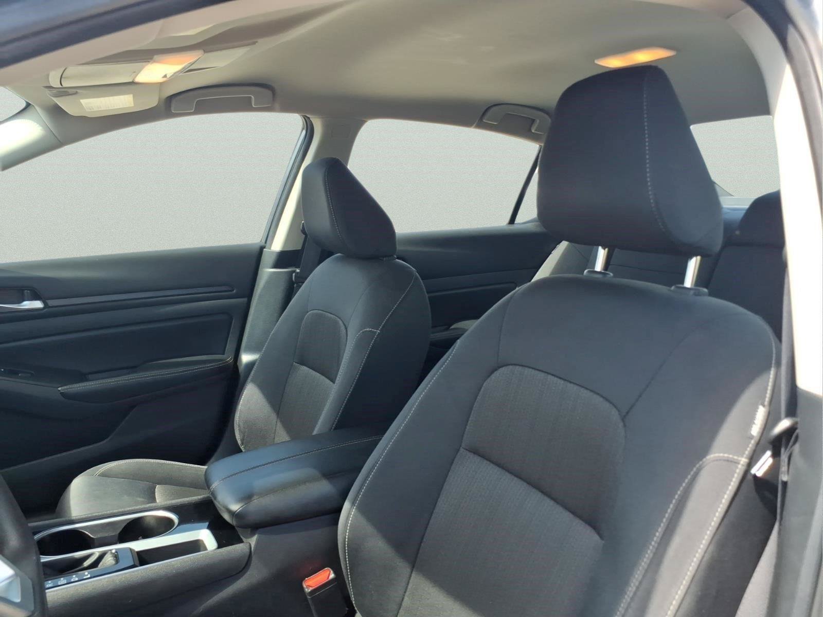 Used 2024 Nissan Altima 2.5 SV FWD image 17