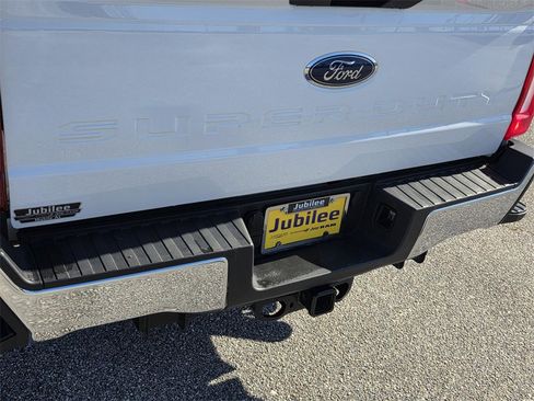 Used 2025 Ford F250 XLT image 39