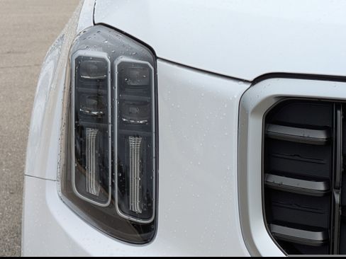 New 2025 Kia Telluride S image 10