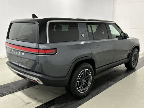 Used 2025 Rivian R1S Adventure AWD/4WD image 5