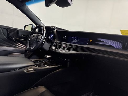 Used 2019 Lexus LS 500 image 9