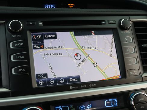 Used 2018 Toyota Highlander XLE FWD image 23