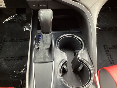 Used 2020 Toyota Camry SE image 36