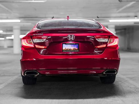 Used 2018 Honda Accord Sport image 7