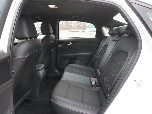 Used 2023 Kia Forte GT-Line image 34