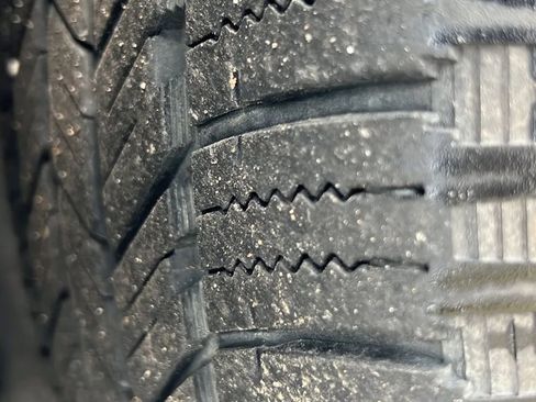 Used 2017 Chrysler 300 Limited w/ Value Package image 36