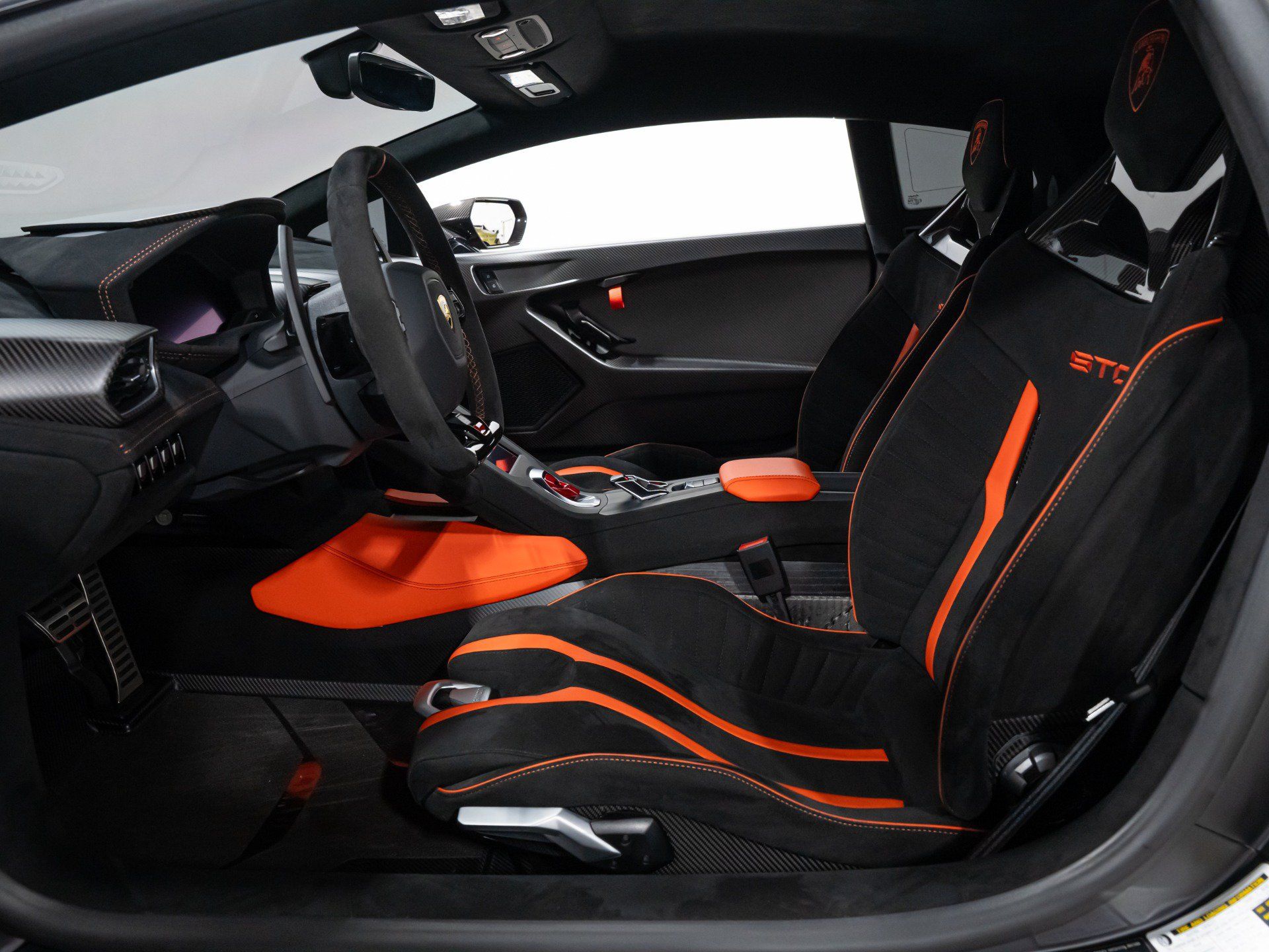 Used 2024 Lamborghini Huracan STO RWD image 53