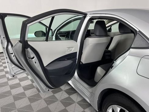 Used 2025 Toyota Corolla LE FWD image 40
