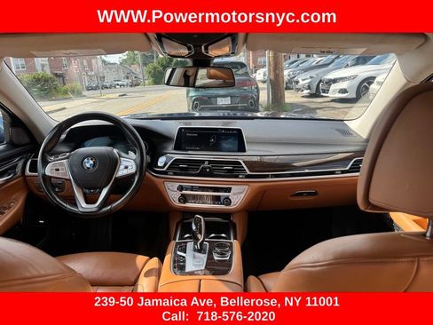 Used 2022 BMW 750Li xDrive AWD/4WD image 35