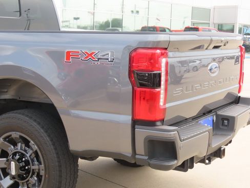 Certified 2024 Ford F250 Lariat w/ Lariat Ultimate Package AWD/4WD image 13