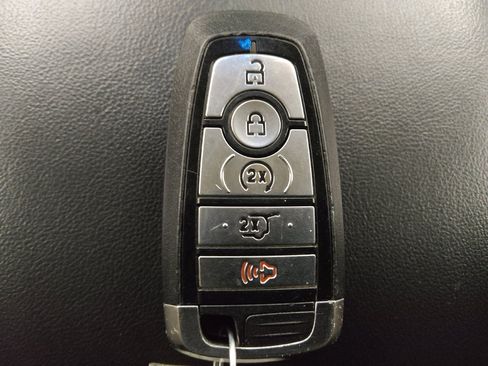 Used 2022 Ford Explorer Limited w/ Equipment Group 301A image 32