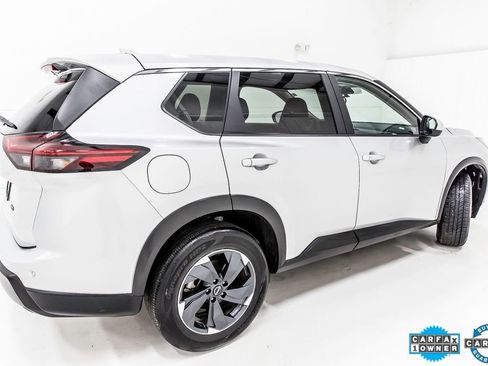 Used 2025 Nissan Rogue SV image 7