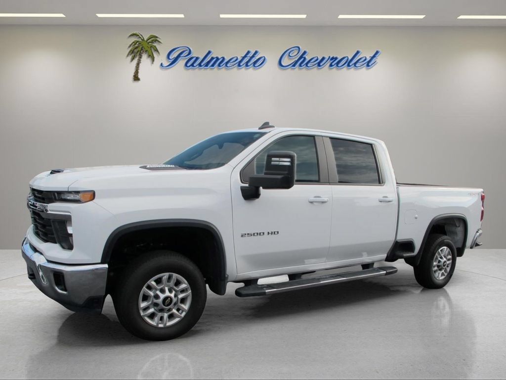 Used 2025 Chevrolet Silverado 2500 LT w/ Convenience Package AWD/4WD image 6