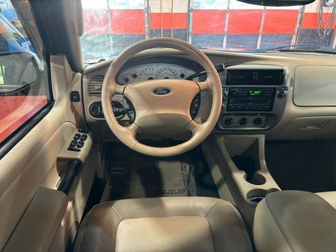 Used 2005 Ford Explorer Sport Trac XLT image 18