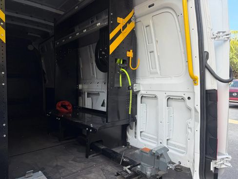 Used 2023 Mercedes-Benz Sprinter 2500 image 6