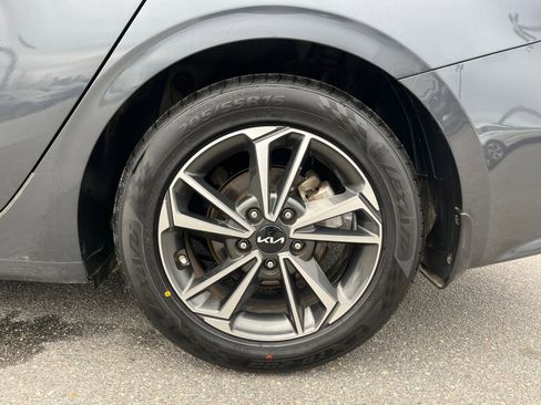 Used 2023 Kia Forte LXS image 20