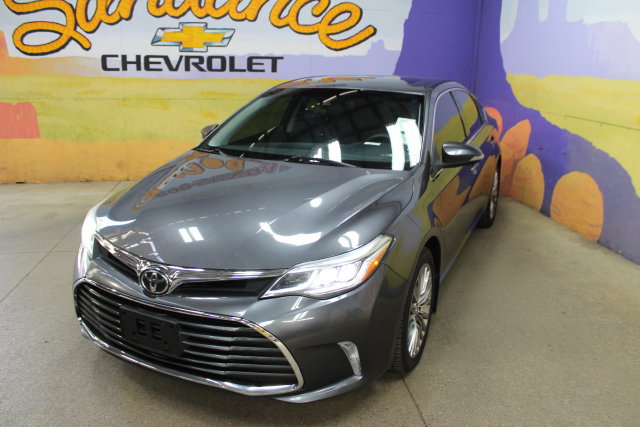 Used 2016 Toyota Avalon Limited FWD image 4
